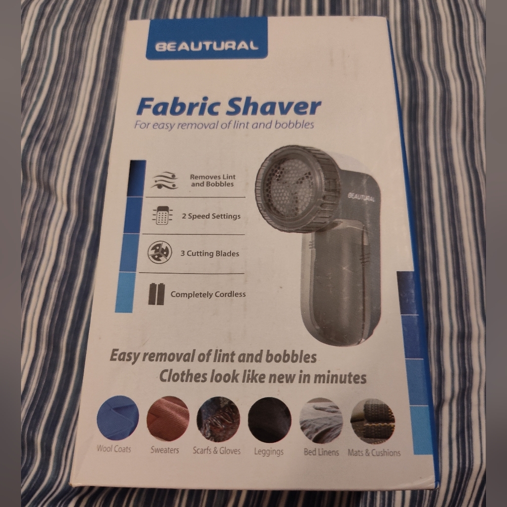 NWT!! Beautural Fabric Shaver